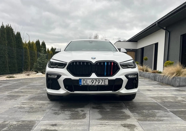 BMW X6 cena 270000 przebieg: 118000, rok produkcji 2019 z Praszka małe 121